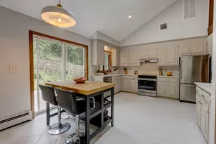 100 Heritage Dr, Glastonbury, CT 06033 - Photo 7