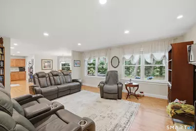 387 Stillwater Avenue, Stamford, CT 06902 - Photo 13