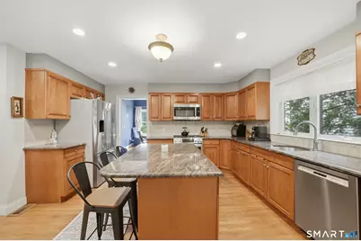 387 Stillwater Avenue, Stamford, CT 06902 - Photo 9