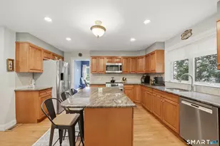 387 Stillwater Ave, Stamford, CT 06902 - Photo 9