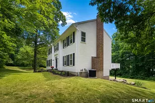 2 Sutherland Dr, Newtown, CT 06482 - Photo 3