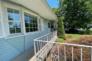35 Woodmont Rd, West Hartford, CT 06117 - Photo 3