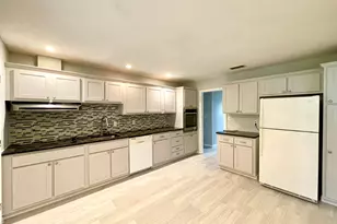 35 Woodmont Rd, West Hartford, CT 06117 - Photo 13