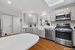 11 Coulter St, Old Saybrook, CT 06475 - Photo 9
