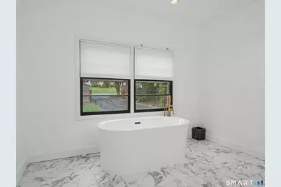 121 Parry Road, Stamford, CT 06907 - Photo 17