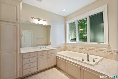 135 Cedarwood Lane, Newington, CT 06111 - Photo 27