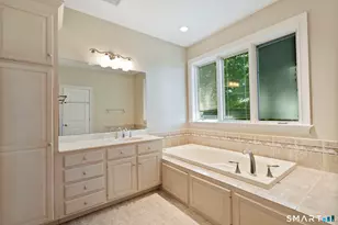 135 Cedarwood Ln, Newington, CT 06111 - Photo 27