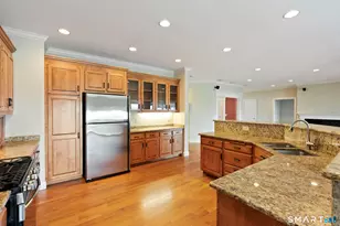 135 Cedarwood Ln, Newington, CT 06111 - Photo 13