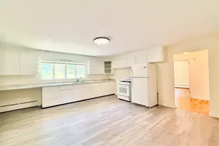 2326 Old Town Rd, Bridgeport, CT 06606 - Photo 9
