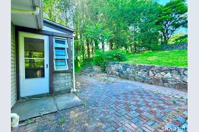 2326 Old Town Road, Bridgeport, CT 06606 - Photo 33