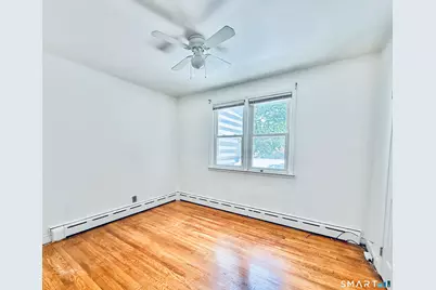 112 Ochsner Place, Bridgeport, CT 06606 - Photo 17