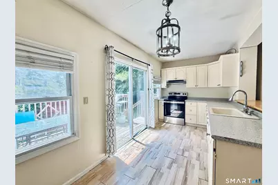 112 Ochsner Place, Bridgeport, CT 06606 - Photo 11
