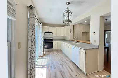 112 Ochsner Place, Bridgeport, CT 06606 - Photo 13