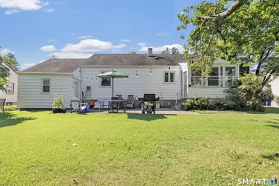 172 Crestview Drive, Bridgeport, CT 06606 - Photo 17