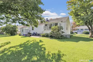 172 Crestview Dr, Bridgeport, CT 06606 - Photo 21