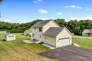 70 Noah's Way, Sprague, CT 06330 - Photo 3