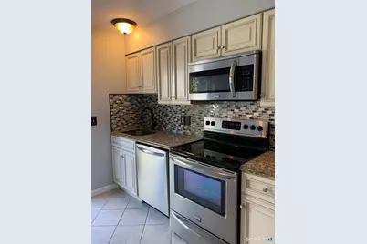498 Naugatuck Avenue #C, Milford, CT 06460 - Photo 5