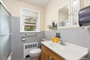 225 Chester St, East Hartford, CT 06108 - Photo 11