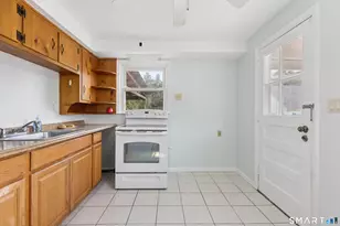 225 Chester St, East Hartford, CT 06108 - Photo 5
