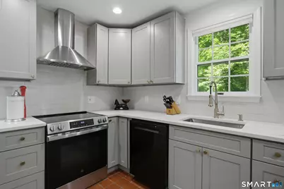 51 Mamanasco Road, Ridgefield, CT 06877 - Photo 9