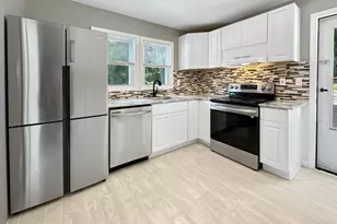 187 W Main St, East Lyme, CT 06357 - Photo 19