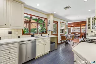 161 Old Stagecoach Rd, Ridgefield, CT 06877 - Photo 9