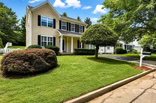 33 Acorn Ln, Milford, CT 06461 - Photo 1