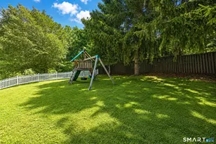 33 Acorn Ln, Milford, CT 06461 - Photo 3