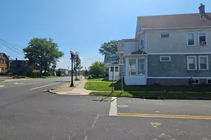 937 New Britain Ave, West Hartford, CT 06110 - Photo 7
