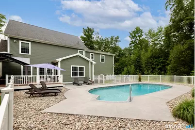 81 Evergreen Crossing, New Hartford, CT 06057 - Photo 5