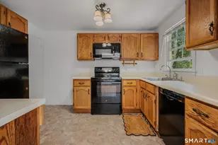 81 East Pattagansett Rd, East Lyme, CT 06357 - Photo 13