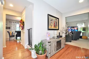 16 Applewood Ln, Avon, CT 06001 - Photo 5
