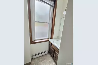 290 Wakelee Avenue #1st floor, Ansonia, CT 06401 - Photo 11