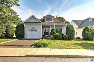 15 Jasmine Cir, Milford, CT 06461 - Photo 1