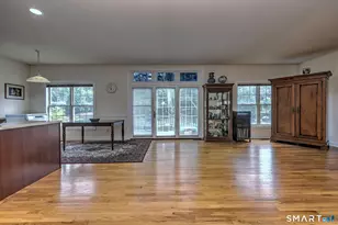 15 Jasmine Cir, Milford, CT 06461 - Photo 9
