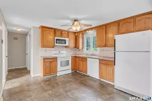 9 Cross Dr, Waterford, CT 06385 - Photo 15