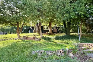 24 Cottage St, Meriden, CT 06450 - Photo 5