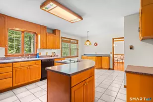 43 Robinhood Dr, Ledyard, CT 06335 - Photo 11