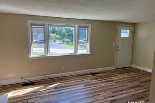 121 Riverview Ave, Groton, CT 06340 - Photo 17