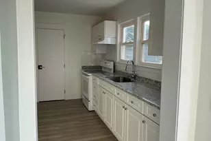 35 West St, Cromwell, CT 06416 - Photo 3
