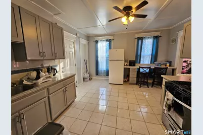 592 Laurel Avenue #2nd Floor, Bridgeport, CT 06605 - Photo 17