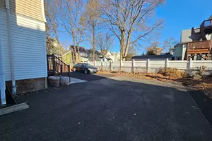 592 Laurel Ave, Bridgeport, CT 06605 - Photo 25