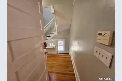 592 Laurel Avenue #2nd Floor, Bridgeport, CT 06605 - Photo 9