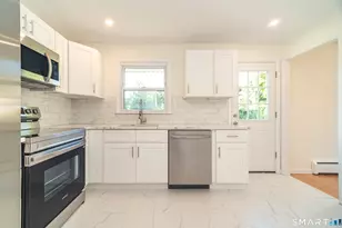 66 Bridgeview Pl, Stratford, CT 06614 - Photo 9