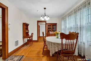 124 Hunt Ln, East Haven, CT 06512 - Photo 5