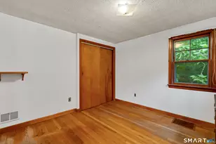 124 Hunt Ln, East Haven, CT 06512 - Photo 11