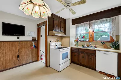 124 Hunt Lane, East Haven, CT 06512 - Photo 7