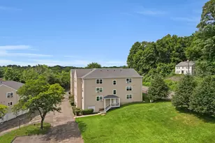 1239 East St, New Britain, CT 06053 - Photo 25