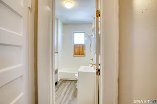 2716 Fairfield Ave, Bridgeport, CT 06605 - Photo 11