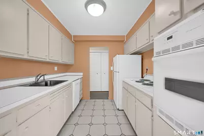 893 Farmington Avenue #1C, West Hartford, CT 06119 - Photo 11